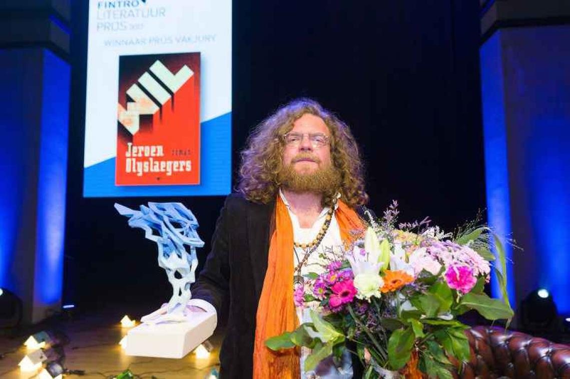 Jeroen Olyslaegers wint Fintro Literatuurprijzen met 'Wil'