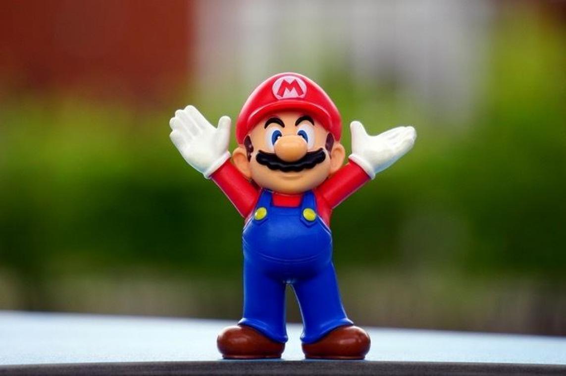 Man stuurt dankzij vrouw Super Mario-cv naar bedrijven