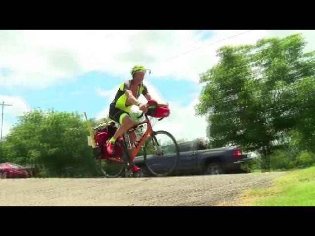 Vader fietst meer dan 2.000 kilometer om het hart van zijn dochter nog eens te horen