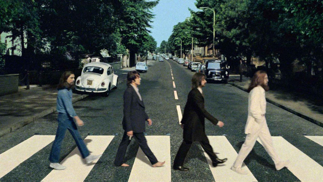 Deze foto's haalden de legendarische hoes van The Beatles niet