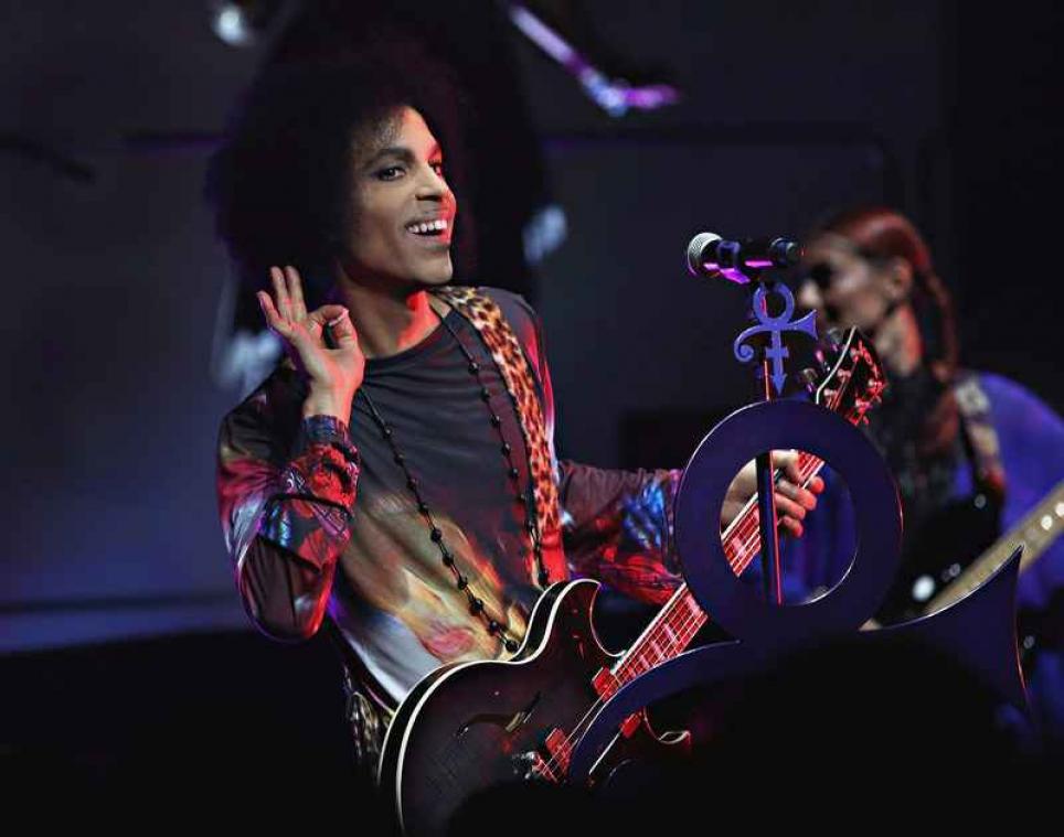 Pantone eert Prince met zijn eigen tint paars