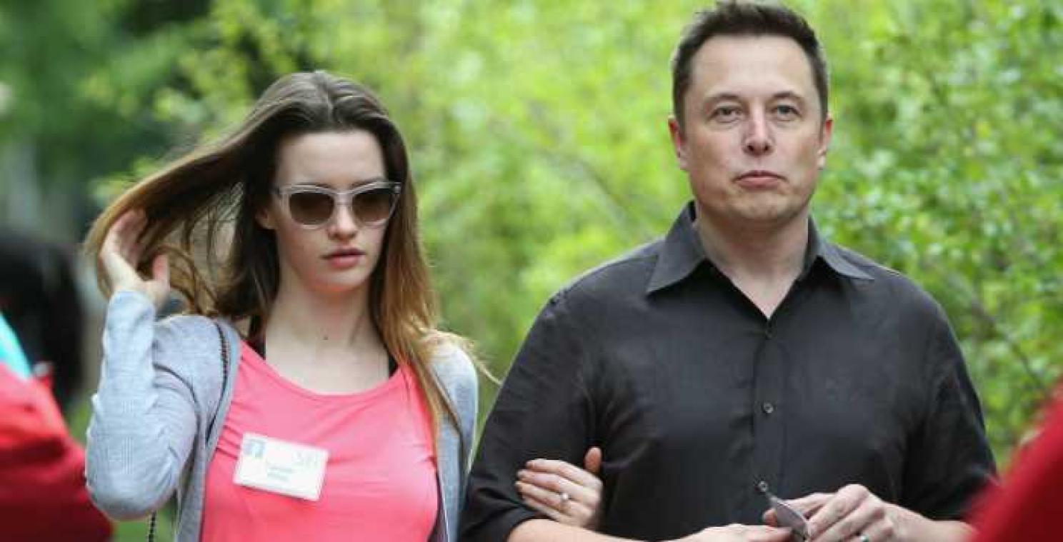 Zelfs tijdens zijn verlof haalt Elon Musk straffe toeren uit