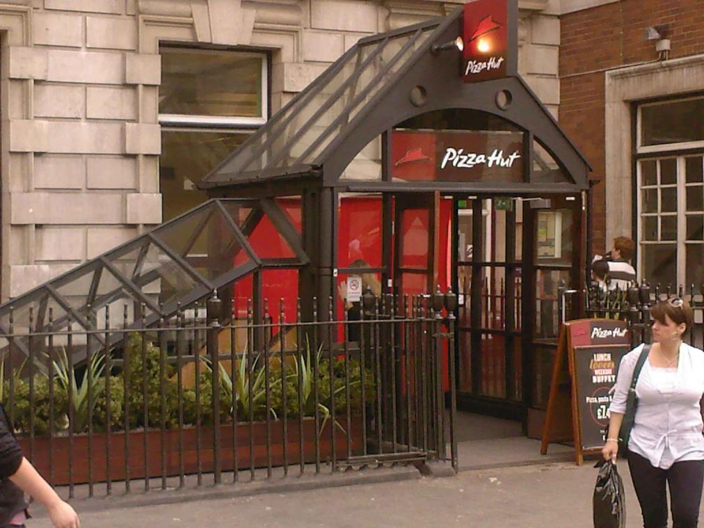 Pizza Hut-medewerker ontslagen na grap van klant