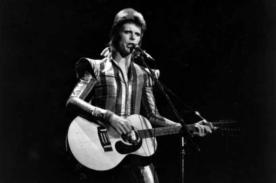 Eerste standbeeld van David Bowie onthuld