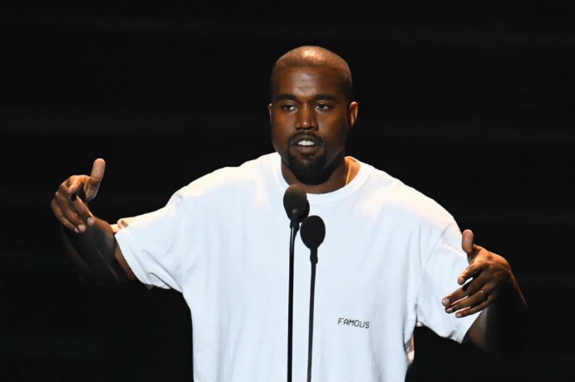 Kanye West wordt door eigen stichting aan de deur gezet