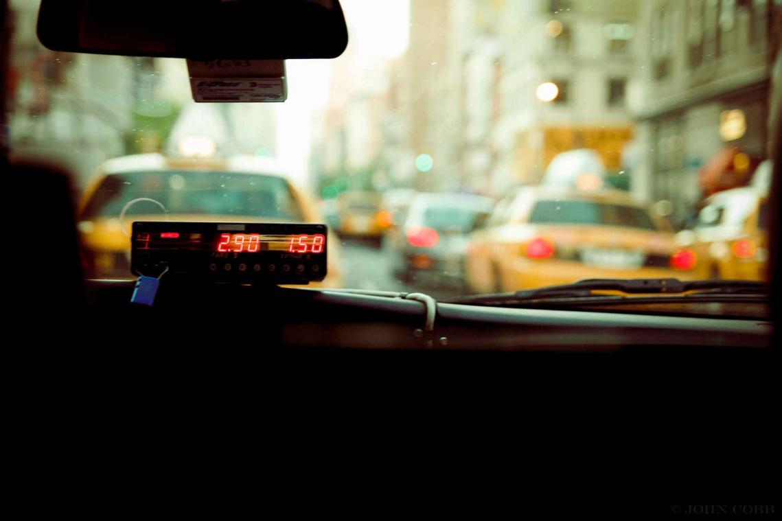 Tien vreemde dingen die achterblijven in taxi's