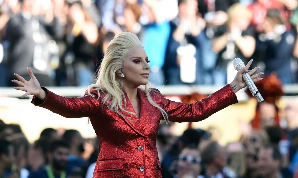 Beyoncé en Lady Gaga stelen de show op de Super Bowl