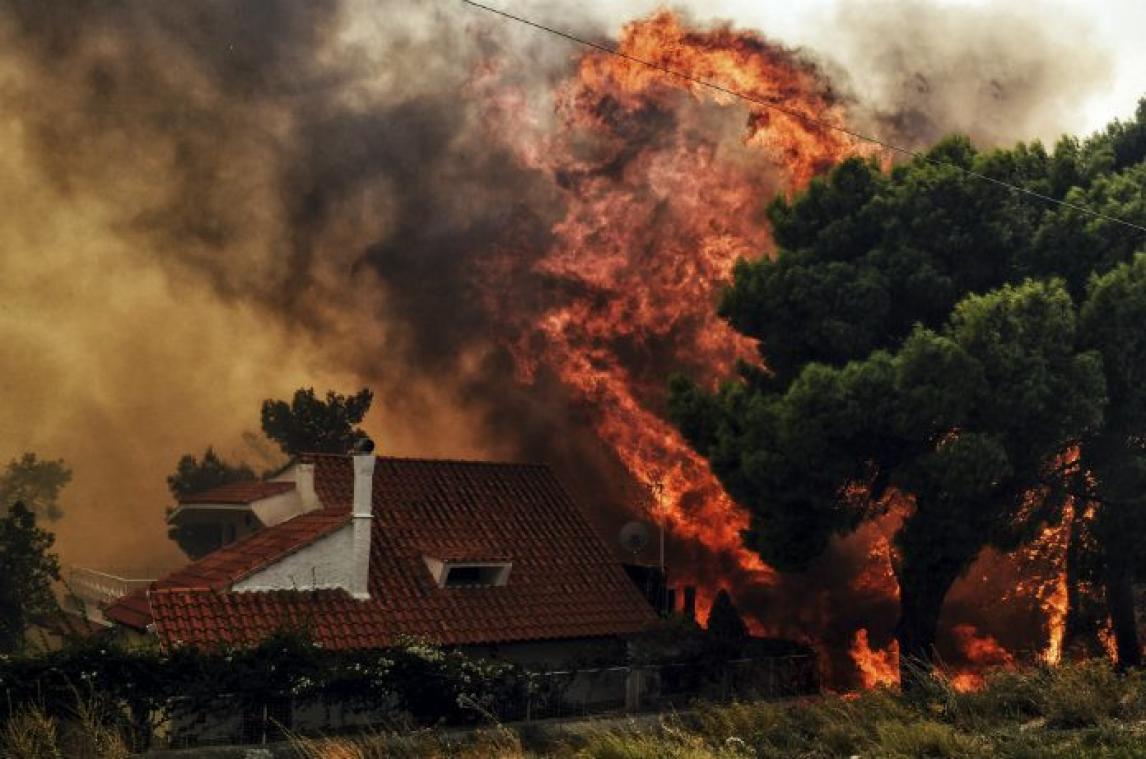 Zestig doden bij bosbranden in Athene