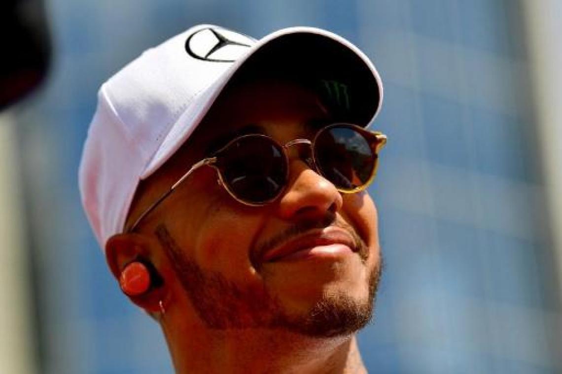 Lewis Hamilton (Mercedes) pakt zesde zege op Hungaroring, pech nekt Vandoorne