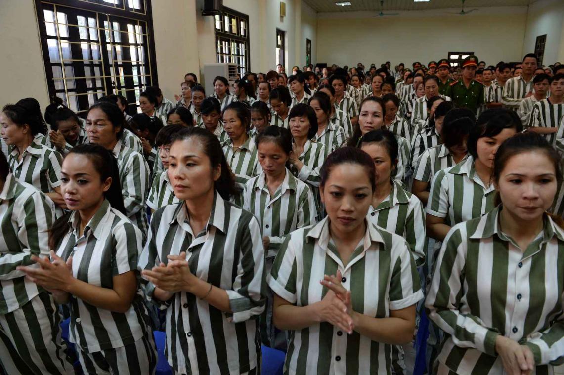 Vrouwelijke gevangene in Vietnam insemineert zich en ontloopt de doodstraf