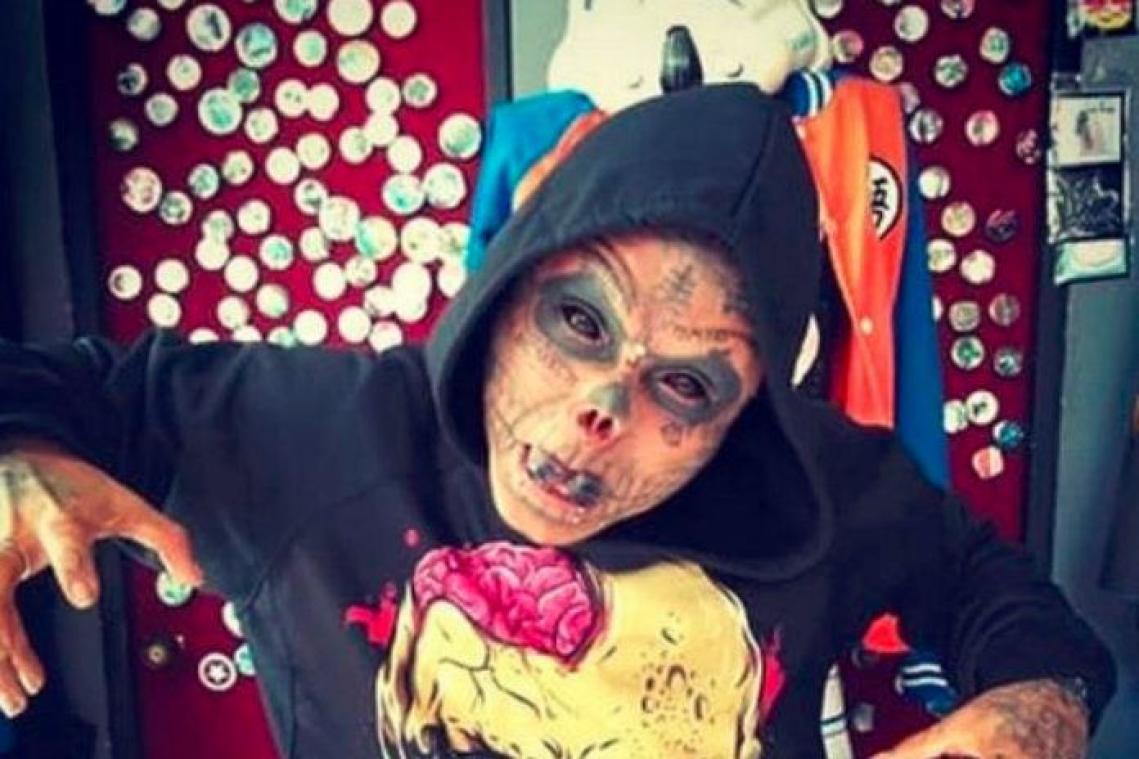 Colombiaanse tattoo-artiest laat neus en oren chirurgisch verwijderen