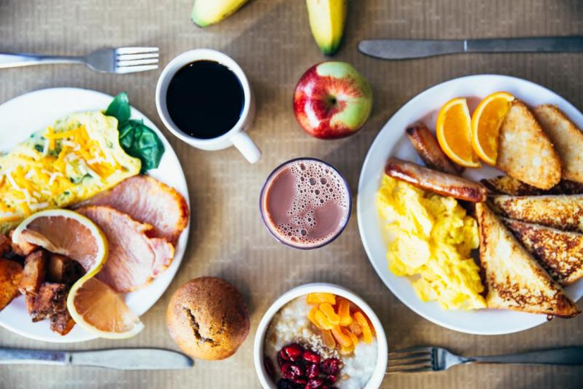 Gratis ontbijt, een nieuwe koffiebar of zelf aan de slag: drie tips voor een vliegende start