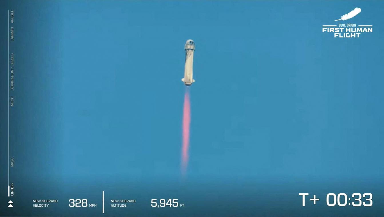 Jeff Bezos slaagt in opzet: ruimtereis succesvol (foto’s)