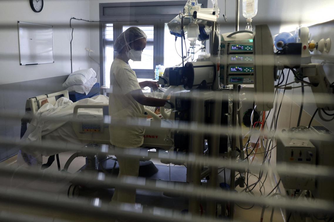 Zoveel procent van de coronapatiënten in Franse ziekenhuizen zijn niet gevaccineerd