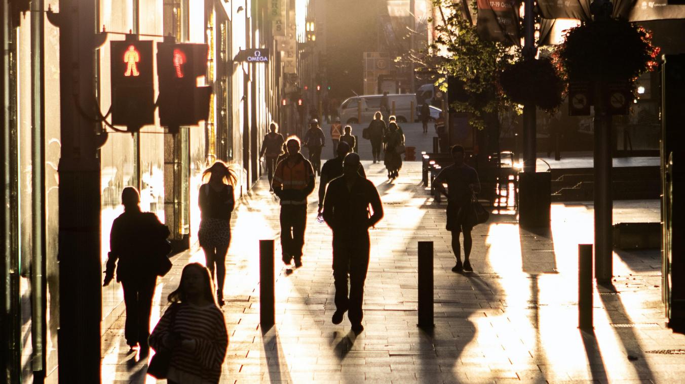 Brussel Mobiliteit waarschuwt voetgangers en fietsers voor donker wordende dagen