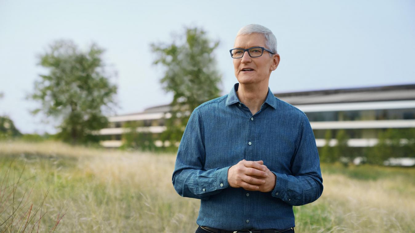 Apple-topman Tim Cook verdiende afgelopen jaar 100 miljoen dollar