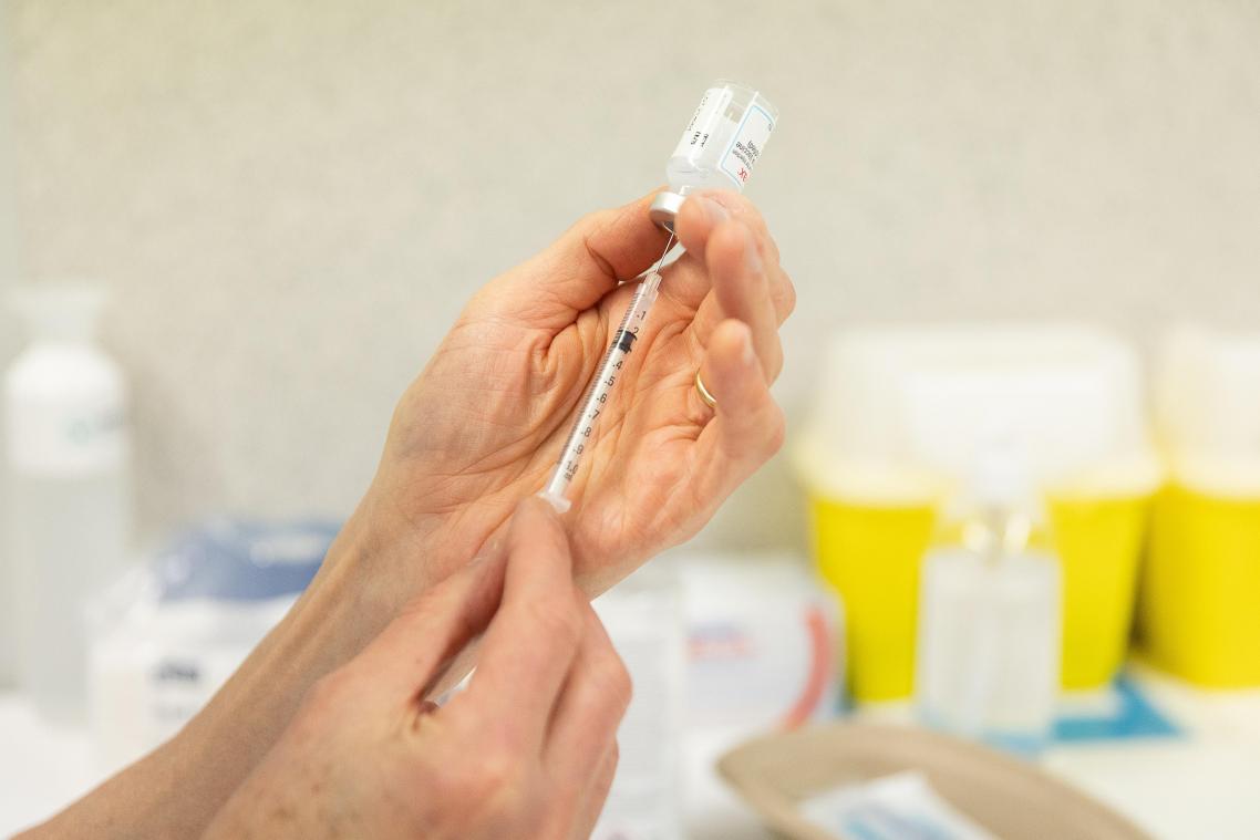 Wetsontwerp vaccinatieplicht Oostenrijk bekend: vanaf 18 jaar, controles en boetes tot 3.600 euro