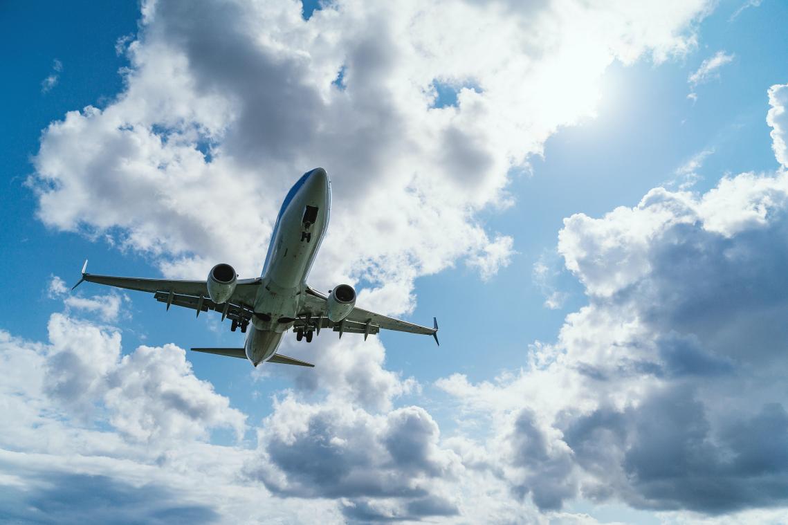 Eng: passagiers krijgen na het opstijgen plots massaal foto’s van vliegtuigcrashes