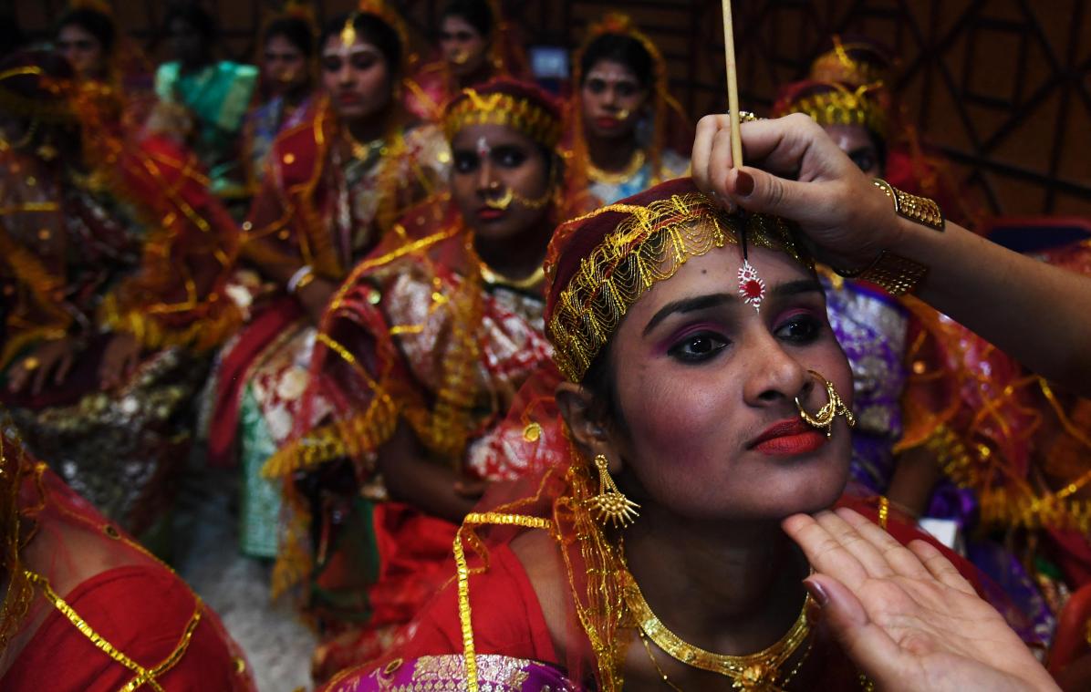 OEPS. Stroomstoring in India: twee zussen trouwen bijna met elkaars man
