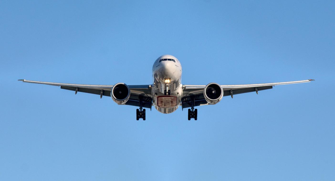 Passagier zonder vliegervaring maakt geslaagde landing nadat piloot uitvalt: «Oh mijn God, geweldig gedaan» (video)