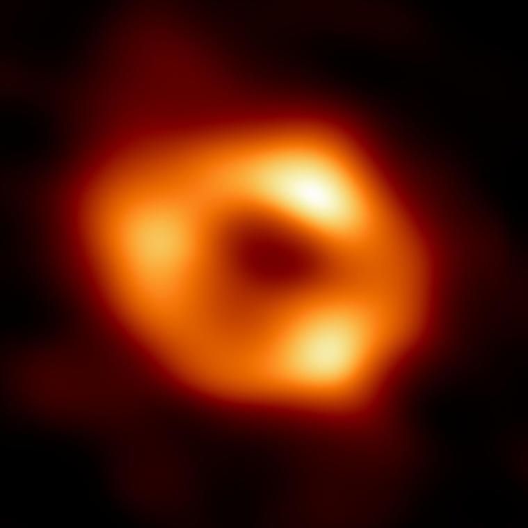 Voor het eerst foto van zwart gat in ons melkwegstelsel gemaakt