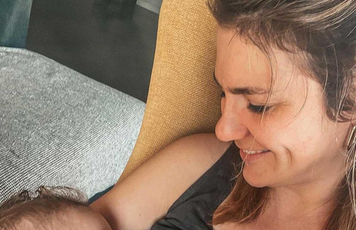 Nasrien Cnops deelt borstvoedingsfoto: «Ik geniet echt van elk moment»
