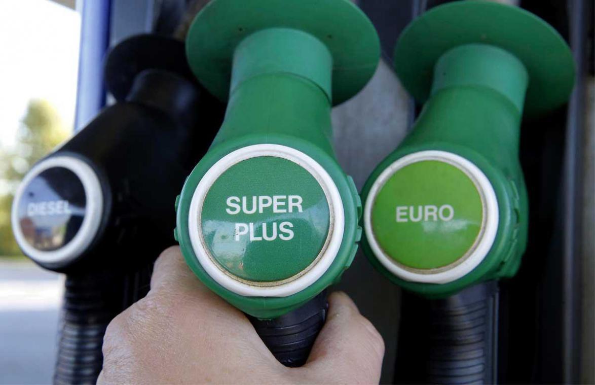 Benzineprijs vanaf morgen duurder dan ooit tevoren