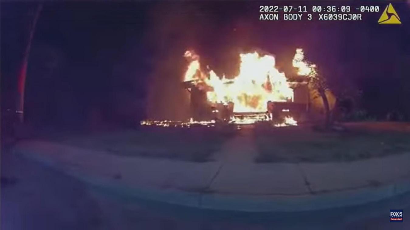 Al half miljoen dollar opgehaald voor pizzakoerier die vijf kinderen uit brandend huis redde (video)