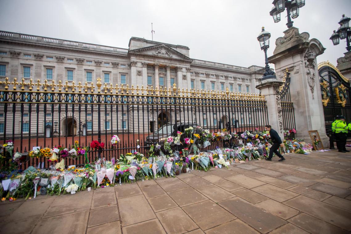 Buckingham Palace kondigt rouwperiode aan tot zeven dagen na uitvaart: dit is wat dat betekent