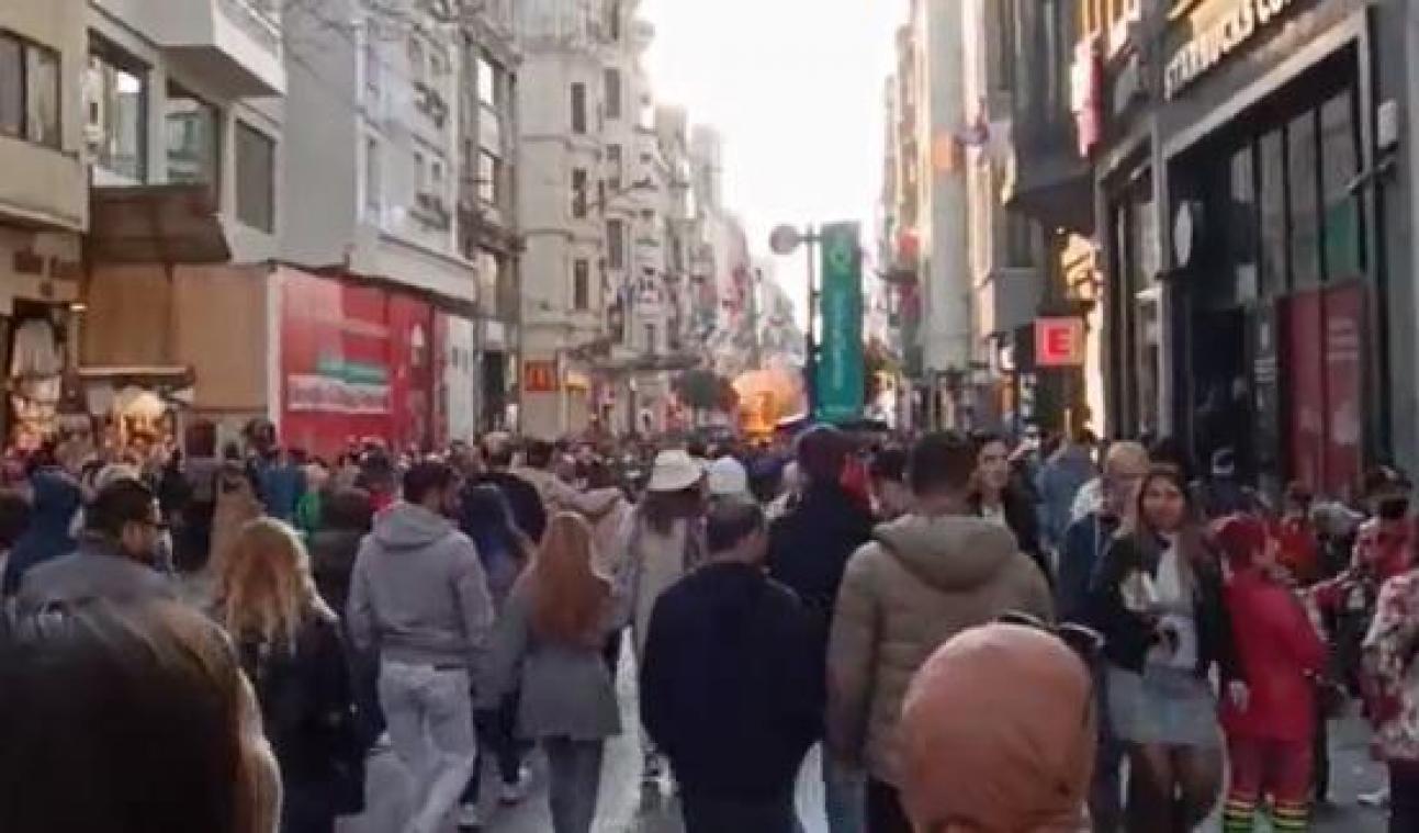 Zware explosie in hartje Istanboel: meerdere gewonden (video)