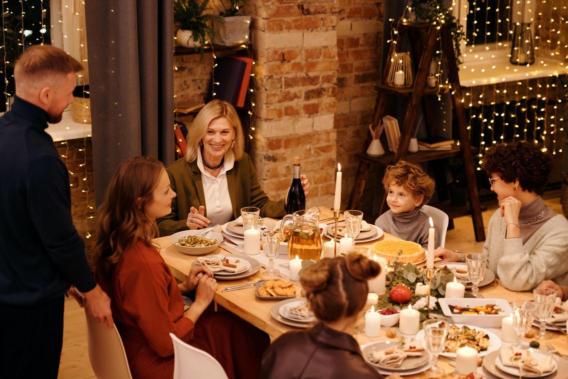 Drie tradities om te vermijden tijdens je eerste kerst bij de schoonfamilie