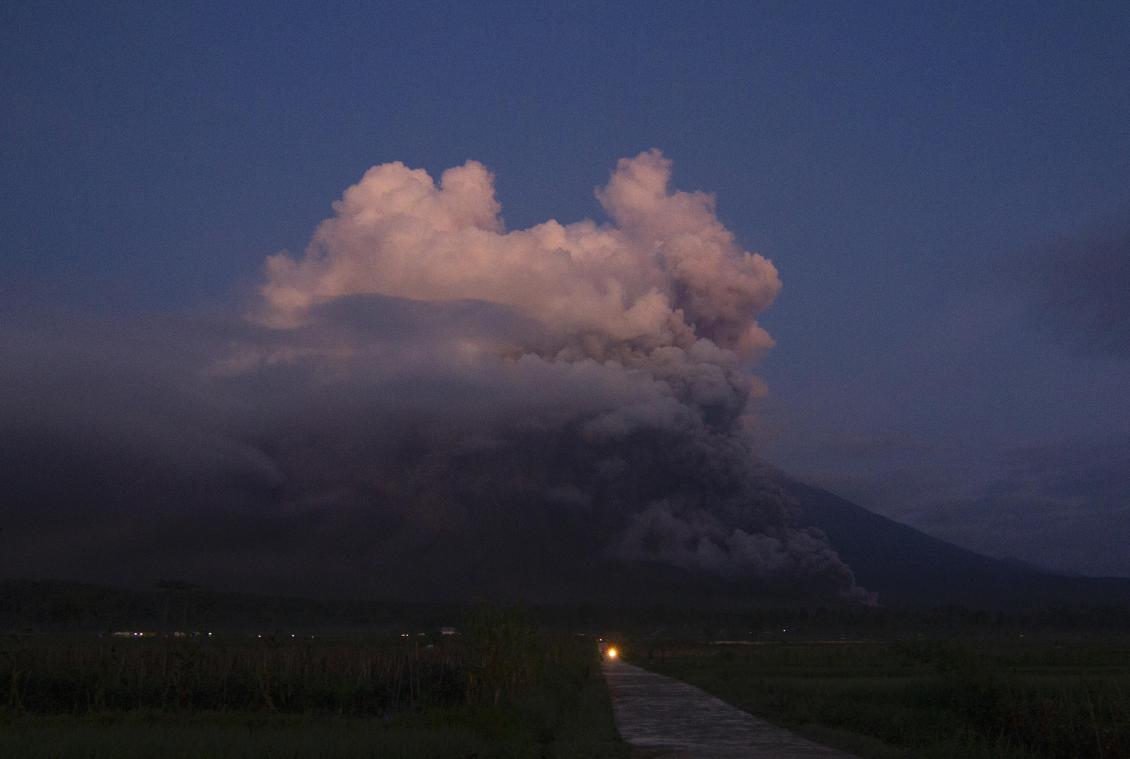 Hoogste alarmniveau op Java na uitbarsting Indonesische vulkaan Semeru